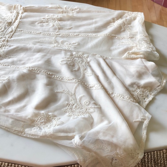 Zara Cream Lace Romper - Picture 3 of 5